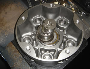10 - Getto (fusione) e lavorazione di motore idraulico